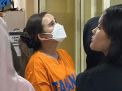 Viral Penampakan Isa Zega Pakai Baju Tahanan, Ditahan di Rutan Polda Jawa Timur dalam Kasus UU ITE
