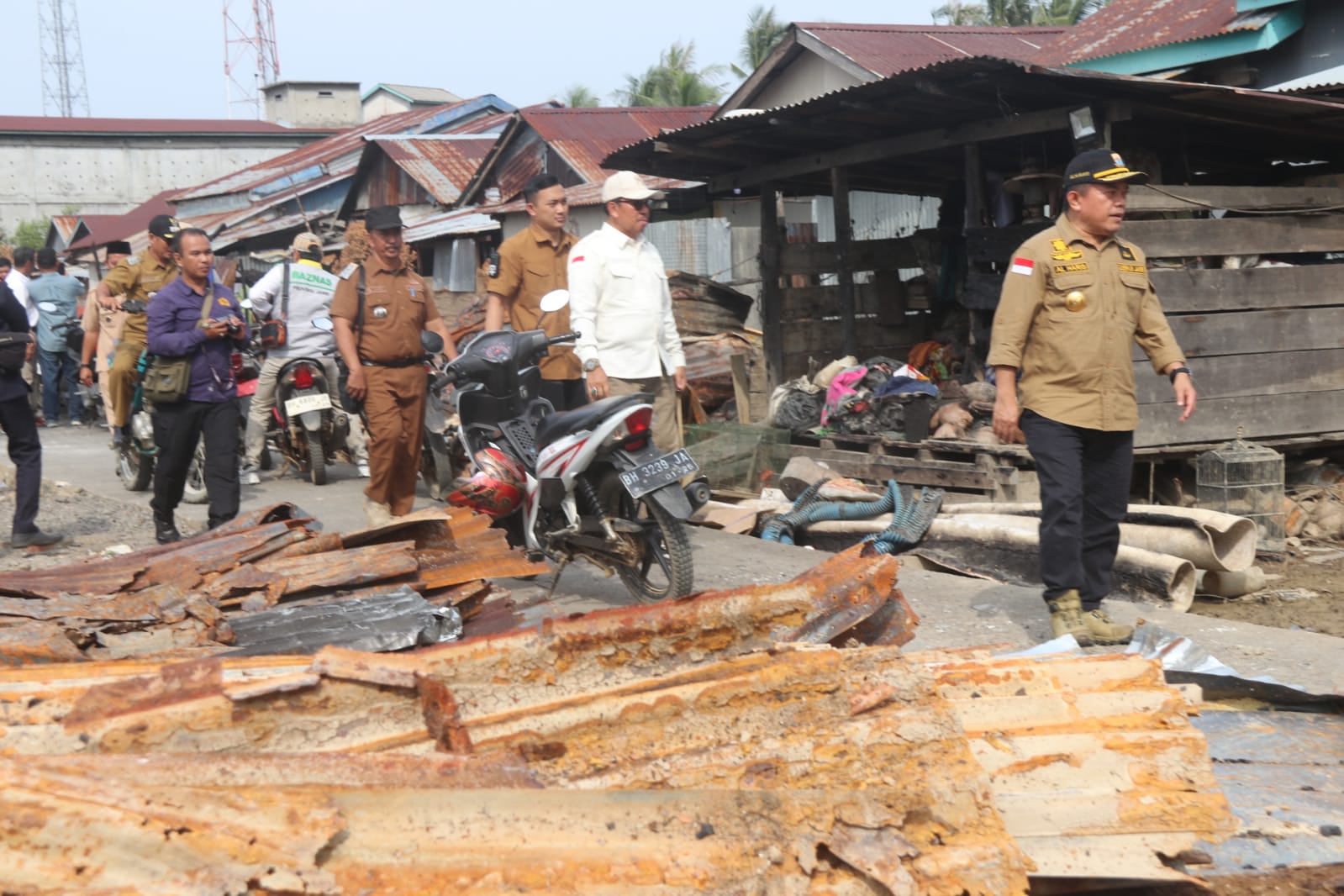 Gubernur Al haris tinjau lokasi kebakaran