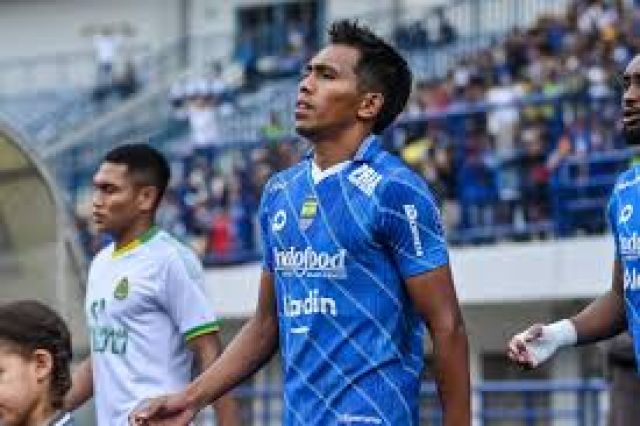 Persib Bandung Siapkan Kejutan, Frets Butuan Dirumorkan Kembali