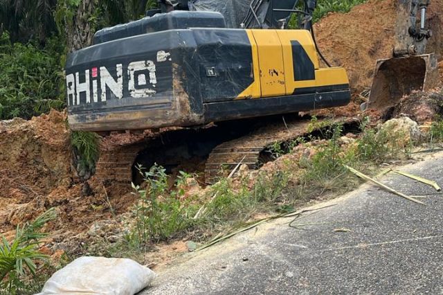 Pasca Amblasny Jalan Penghubung , Pihak Perusahaan kini Tengah Memperbaiki