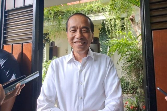 Pertemuan Jokowi dan Effendi Simbolon Usai Dipecat dari PDIP: Silaturahmi atau Manuver Politik?