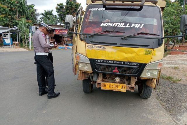 Banyak Truck ODOl Masih Berkeliaran,Satlantas TanJabTim Berikan Edukasi Prefentif Dan Tindakan Tegas