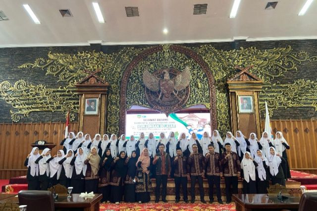 Kunjungan Belajar ke DPRD Prov Jambi, Santri PKP Al Hidayah Dapat Ilmu Berharga Tentang Pemerintahan