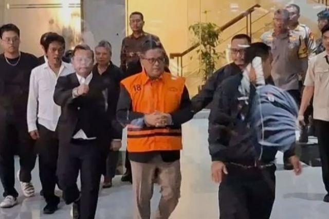 Hasto Kristiyanto Ditahan KPK! Drama Suap PAW & Misteri Harun Masiku Terungkap?