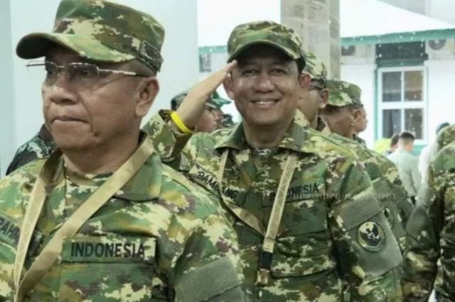Bupati Muaro Jambi Pakai Seragam Militer di Akmil! Ada Misi Apa?
