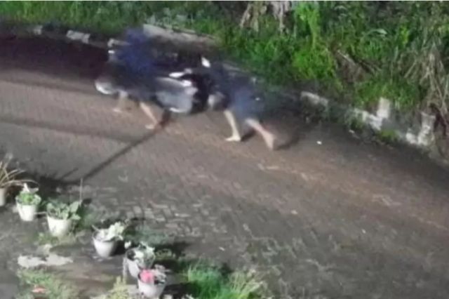 Dua Pelaku Gasak Motor di Kota Jambi, Aksi Terekam CCTV, Waspada Pencurian!