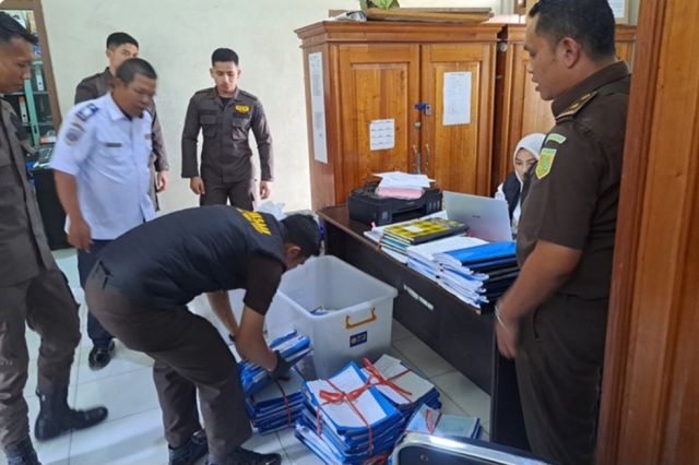 Kejari Sungai Penuh Geledah Dishub Kerinci, 180 Dokumen Terkait Korupsi PJU 2023 Disita