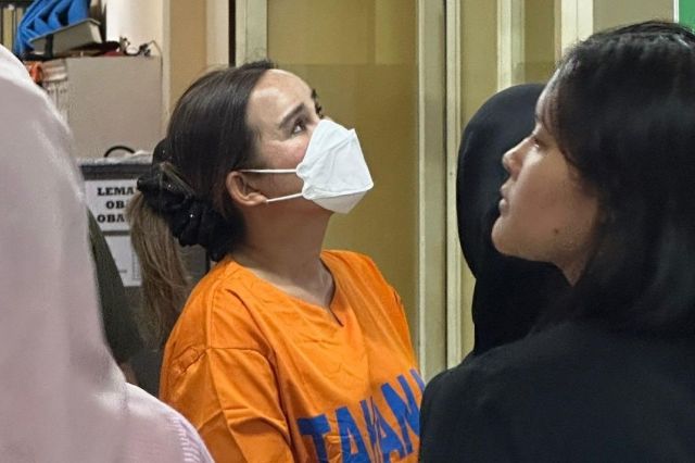 Viral Penampakan Isa Zega Pakai Baju Tahanan, Ditahan di Rutan Polda Jawa Timur dalam Kasus UU ITE