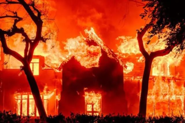 Kebakaran Hebat di Los Angeles, Api Sulit Dipadamkan hingga Korban Jiwa Terus Bertambah