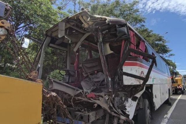 Kecelakaan Beruntun di Tol Cipularang: Truk Tak Kuat Nanjak, 6 Kendaraan Terlibat